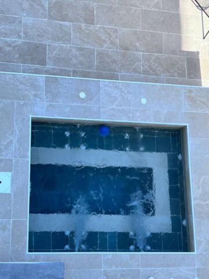 C Dans Avec Piscine Chauffee & Jacuzzi, Chauffe En Extra Apartamento *