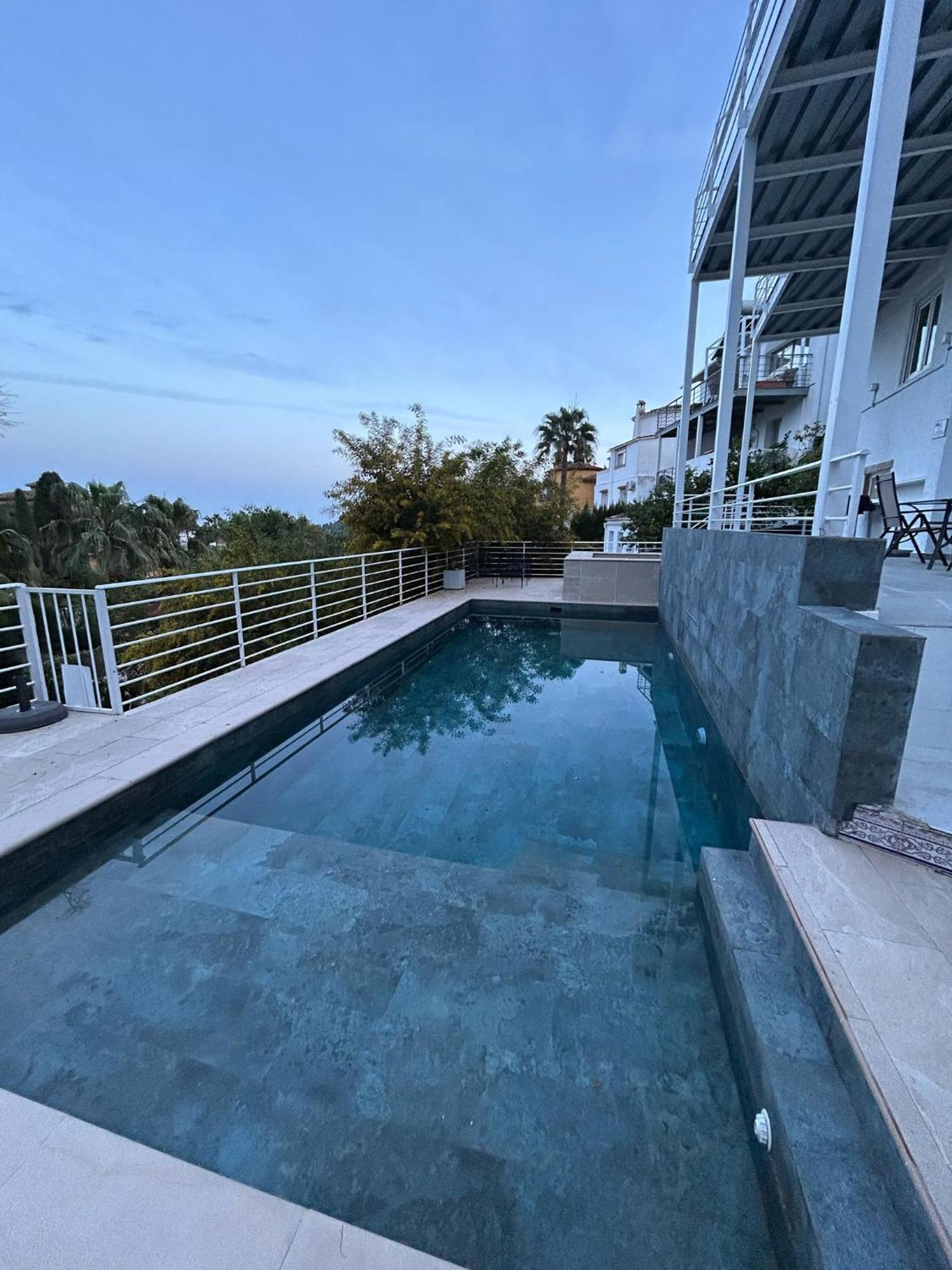 C Dans Avec Piscine Chauffee & Jacuzzi, Chauffe En Extra * Benalmádena